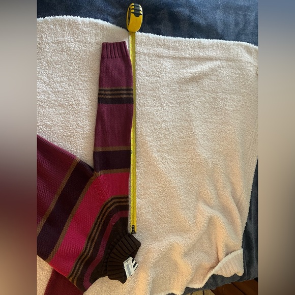 Lands’ End NWT turtleneck sweater XS petite
Beautiful heavier sweater - Picture 2 of 2